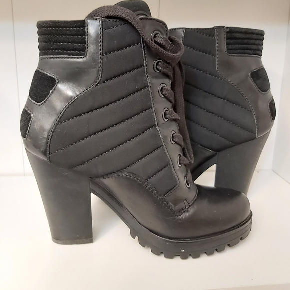Boots Guess Size 6.5 - Picture 4 of 16
